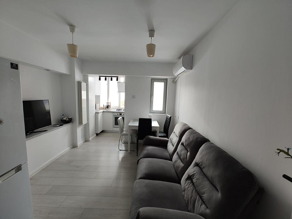 Ultracentral Ploiesti Apartment-Free Private Parking Exterior photo